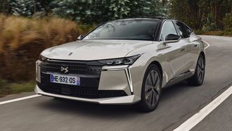 DS No4 E-Tense: eigenwijs en elektrisch, kan hij de verkoopcijfers opkrikken?