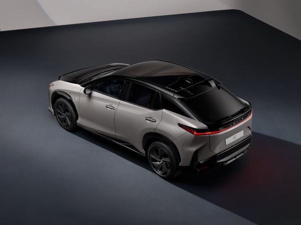 Lexus RZ