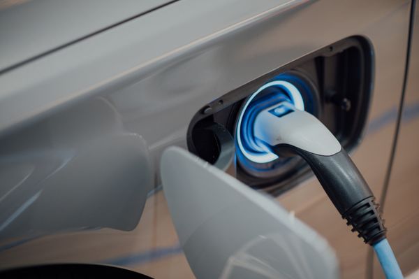 Electric car charging, charges, charging station, fast charger, quick charge