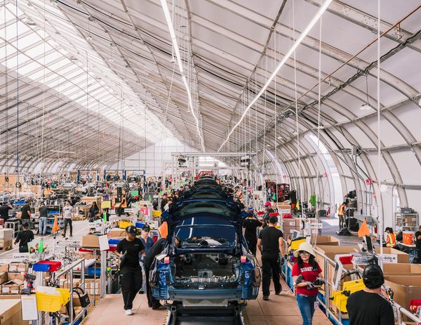 Tesla tent fabriek