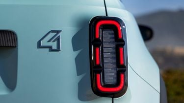 Komt jouw pakketje straks uit deze kleine bedrijfswagen?