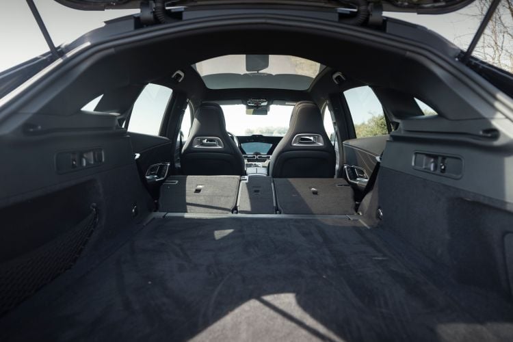 Vlakke laadruimte van de Mercedes-Benz GLC