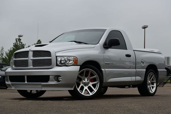 Dodge RAM SRT10 V10