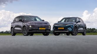 BYD Atto 2 DM-i en Leapmotor B10 Hybrid EV naast elkaar