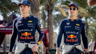 BAHREIN - Max Verstappen (Red Bull Racing) met zijn teamgenoot Sergio Perez tijdens de eerste testdag op het Bahrain International Circuit Sakhir voorafgaand aan de start van het Formule 1-seizoen. ANP REMKO DE WAAL