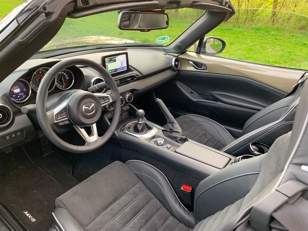 Mazda MX-5 ND 2.0L SkyActiv-G 184