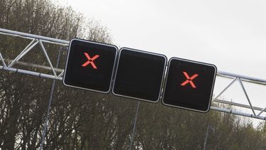 rood kruis rode kruis matrixborden gesloten boete bekeuring boetes