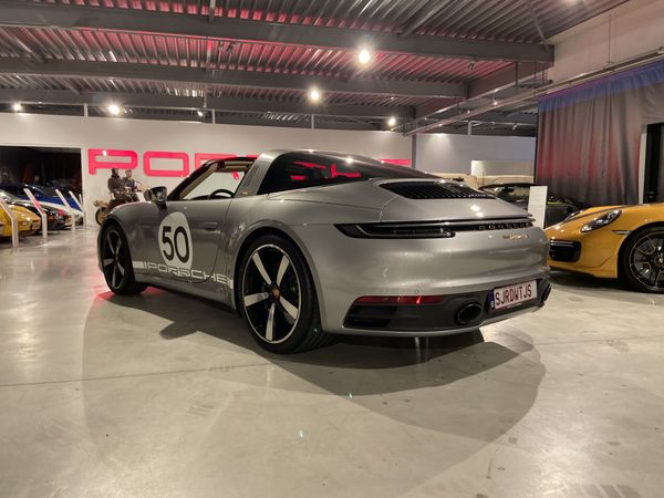 Porsche 911 Heritage Design Edition