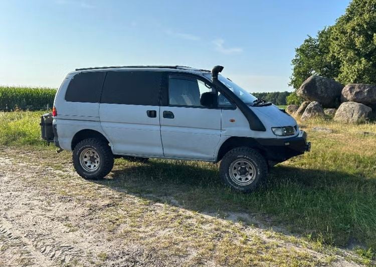 Mitsubishi L400 4x4 camper kampeerauto offroad occasion tweedehands