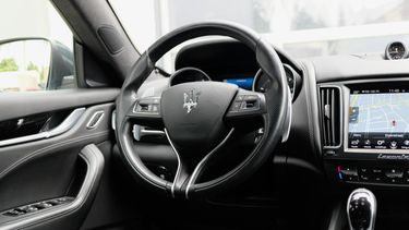 Maserati Levante S voor geld van een Golf