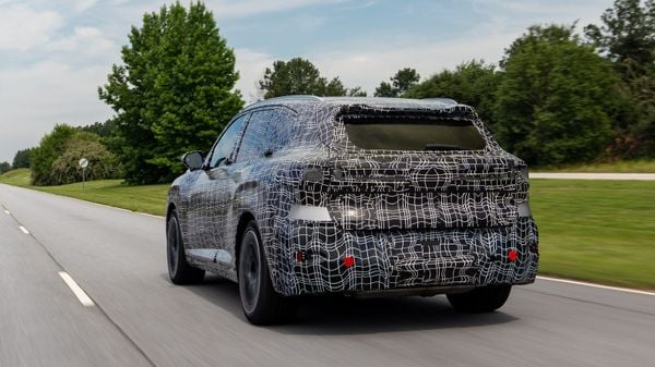 BMW iX5