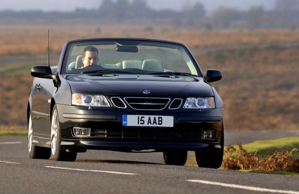 Deze aanstaande Zweedse klassieker is nu een betaalbare cabrio
