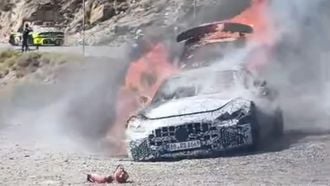 Mercedes-AMG GT-prototype vliegt volledig in brand tijdens testrit