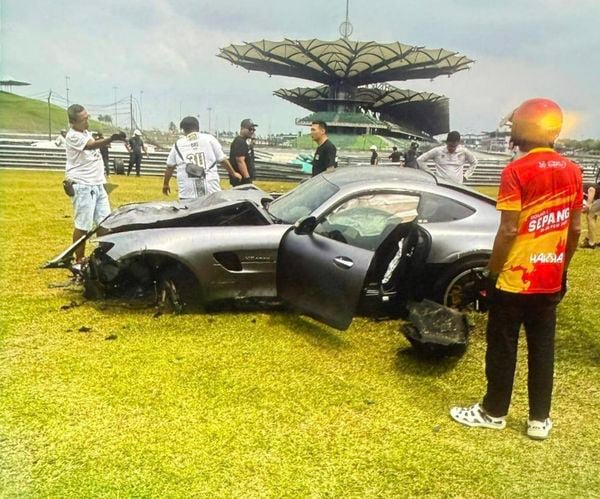 Mercedes-AMG GT crash Sepang International Circuit