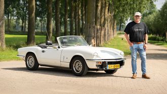 Ton stopte met roken en kocht van dat geld een Spitfire die wel van rookt