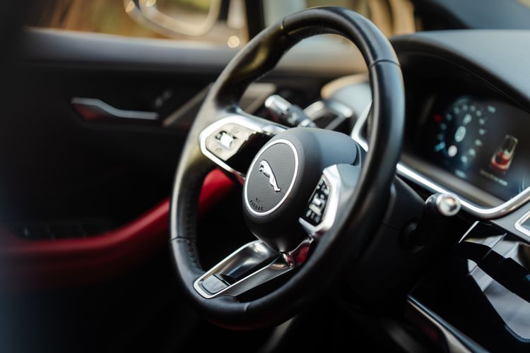 Elektrische luxeauto's nu goedkoop als occasion: Audi E-tron vs. Jaguar I-Pace