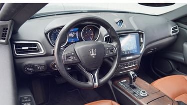 Deze Maserati rij je nu voor 17.000 euro - en dat kán een slimme koop zijn