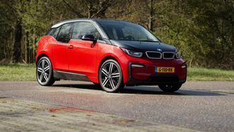 Ben je op zoek naar een leuke elektrische occasion die betaalbaar, licht en bijzonder is? Dan ben je bij de BMW i3 aan het juiste adres.