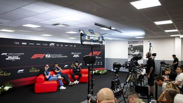 SPA - Max Verstappen (Red Bull Racing), Alexander Albon (Williams) en Esteban Ocon (Haas) tijdens een persconferentie op het circuit van Spa-Francorchamps in aanloop naar de Grote Prijs van België. SEM VAN DER WAL / ANP