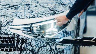 Waarom je nu alleen de koplampen van de nieuwe Mercedes CLA mag zien