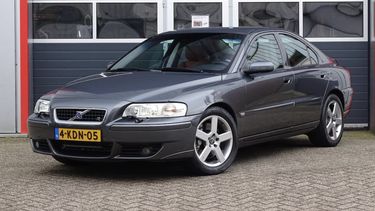 Volvo S60 R occasion sportsedan tweedehands auto sleeper