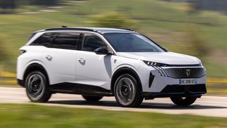 Waarom de Peugeot e-5008 concessies vergt