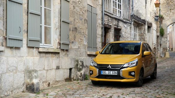 Mitsubishi Space Star in een straatbeeld