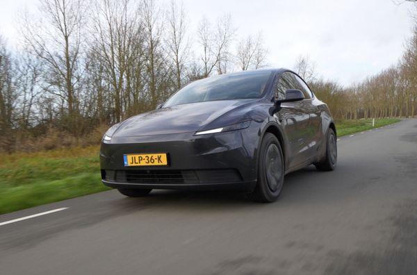 Tesla Model Y Standard rijtest test review FSD full self-driving autonoom rijden zelfrijdende auto