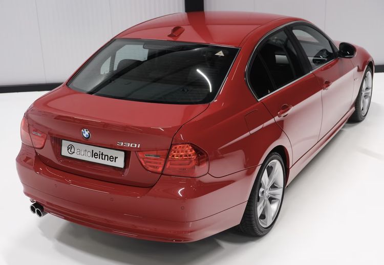BMW 3-Serie 330i E90 occasion tweedehands auto fabrieksnieuw