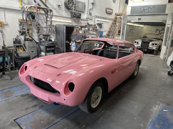 Aston Martin DB6
