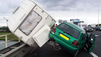 Dit moet je doen als je caravan begint te slingeren