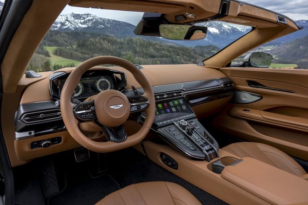 Aston Martin Vantage Roadster review test