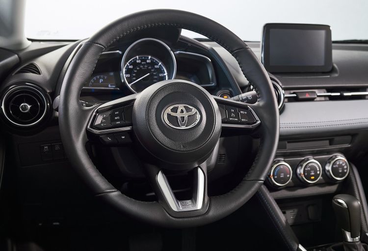 Toyota Yaris Hatchback USA 2020 5