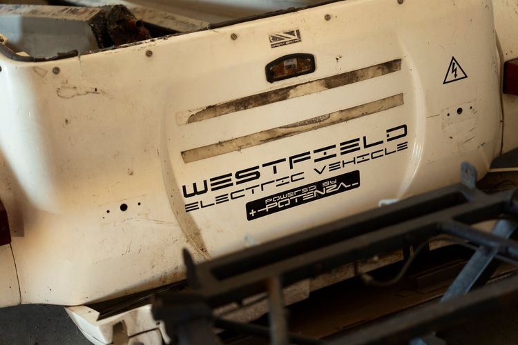 Elektrisch Westfield-prototype in de werkplaats