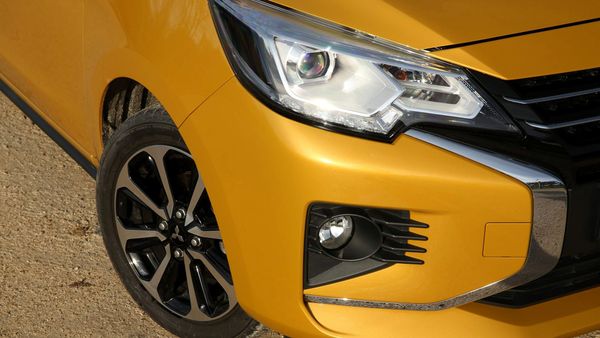 Koplampdetail van de Mitsubishi Space Star