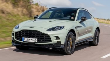Aston Martin DBX707