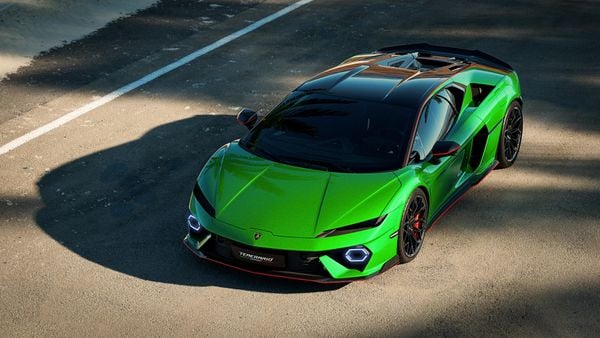 Lamborghini Temerario V8 specs Lamborghini Aventador SVJ