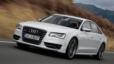 Audi-rijder (38) racet op snelweg, blijkt tegen undercover politie te rijden