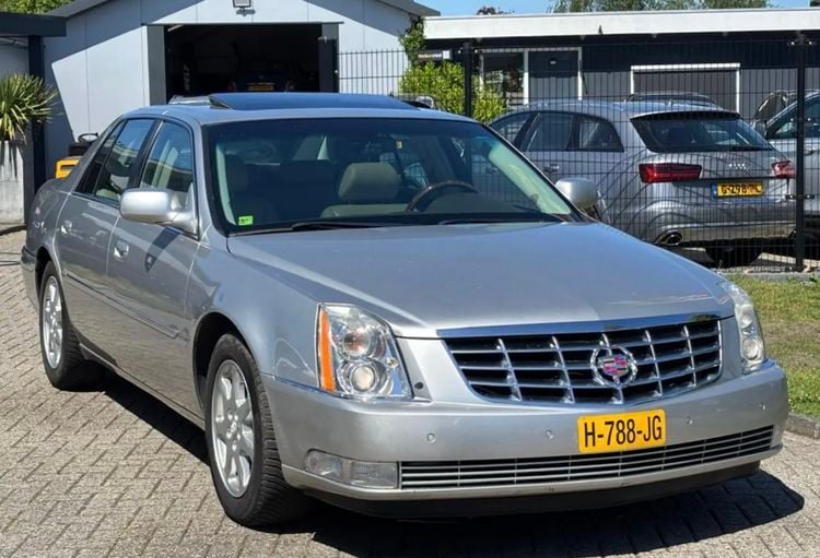 Cadillac DTS occasion tweedehands auto Warren Buffett