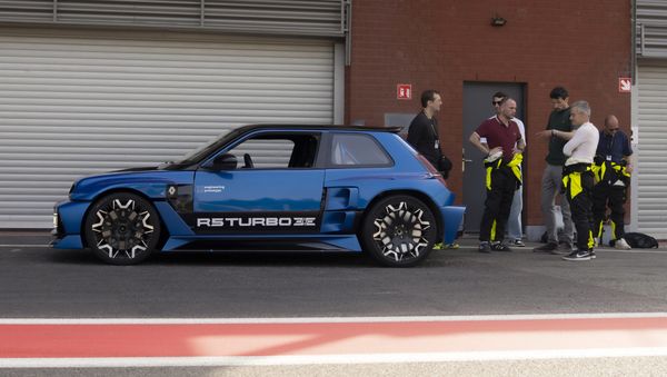 160.000 euro voor een Renault 5: "Turbo 3E is eerste productieauto met in-wheel motoren"