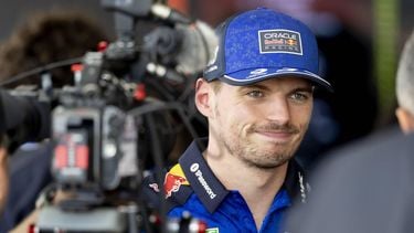 SILVERSTONE - Max Verstappen (Red Bull Racing) staat de pers te woord na afloop van de sprintsessie van de Formule 1 Grand Prix van Groot-Brittannië op het racecircuit van Silverstone. SANDER KONING / ANP
