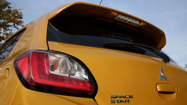 Achterlicht van de Mitsubishi Space Star