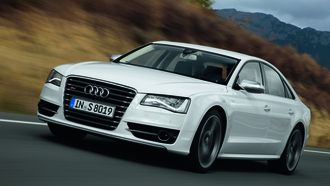 Audi-rijder (38) racet op snelweg, blijkt tegen undercover politie te rijden