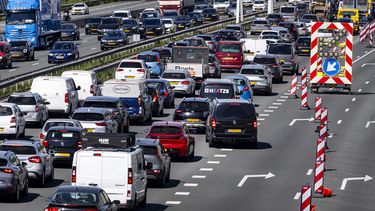 Is wachten met ritsen tot einde invoegstrook correct of asociaal?