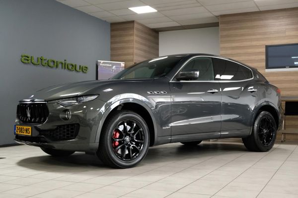Maserati Levante S voor geld van een Golf