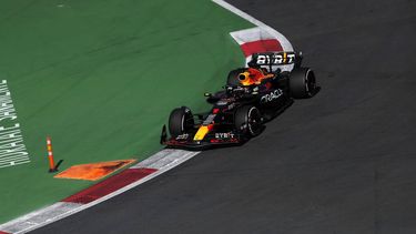 2023-10-30 01:17:41 epa10948357 Dutch Formula One driver Max Verstappen of Red Bull Racing in action during the 2023 Formula 1 Grand Prix of Mexico City at the Hermanos Rodriguez racetrack, in Mexico City, Mexico, 29 October 2023.  EPA/Isaac Esquivel