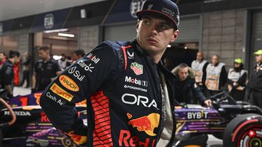 2023-11-18 09:06:40 Red Bull Racing's Dutch driver Max Verstappen looks on after the qualifying session for the Las Vegas Formula One Grand Prix on November 18, 2023, in Las Vegas, Nevada.  
Jim WATSON / AFP