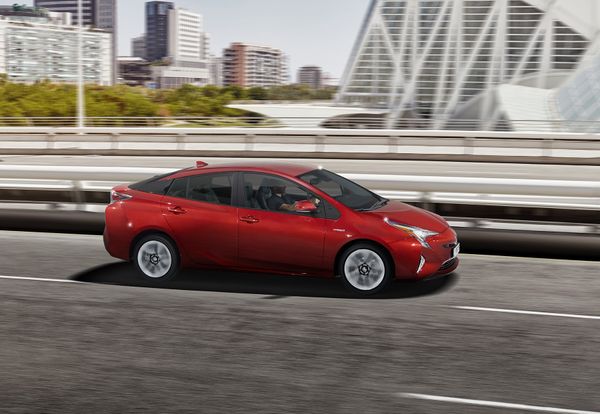Toyota-Prius-september-2015-18