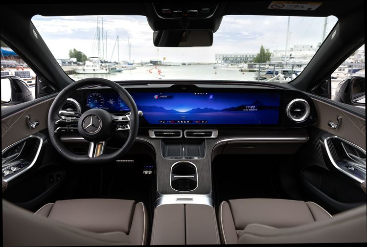 Mercedes-Benz C-klasse C 400 4MATIC review rijtest elektrische auto EV BMW i3 Neue Klasse