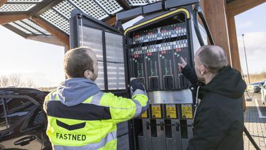 EV elektrische auto snelladen laden opladen Fastned Michiel Langezaal